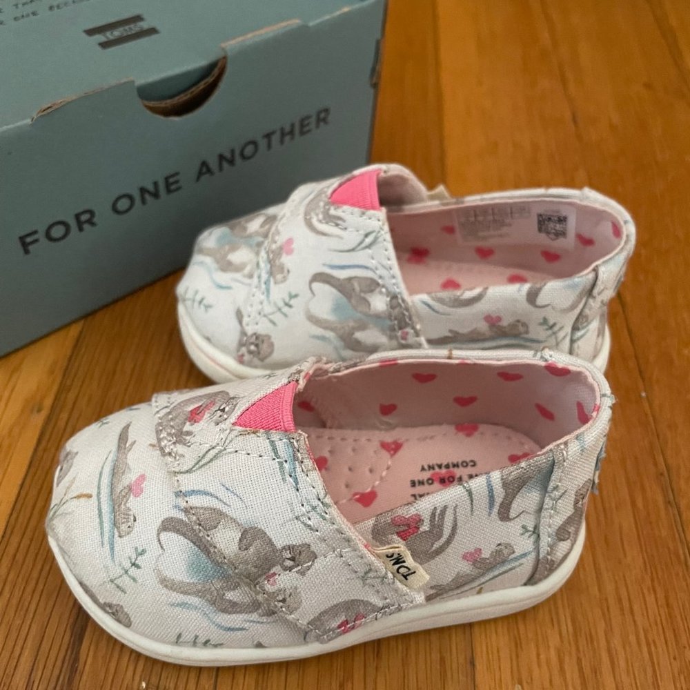 Otter Baby Toms